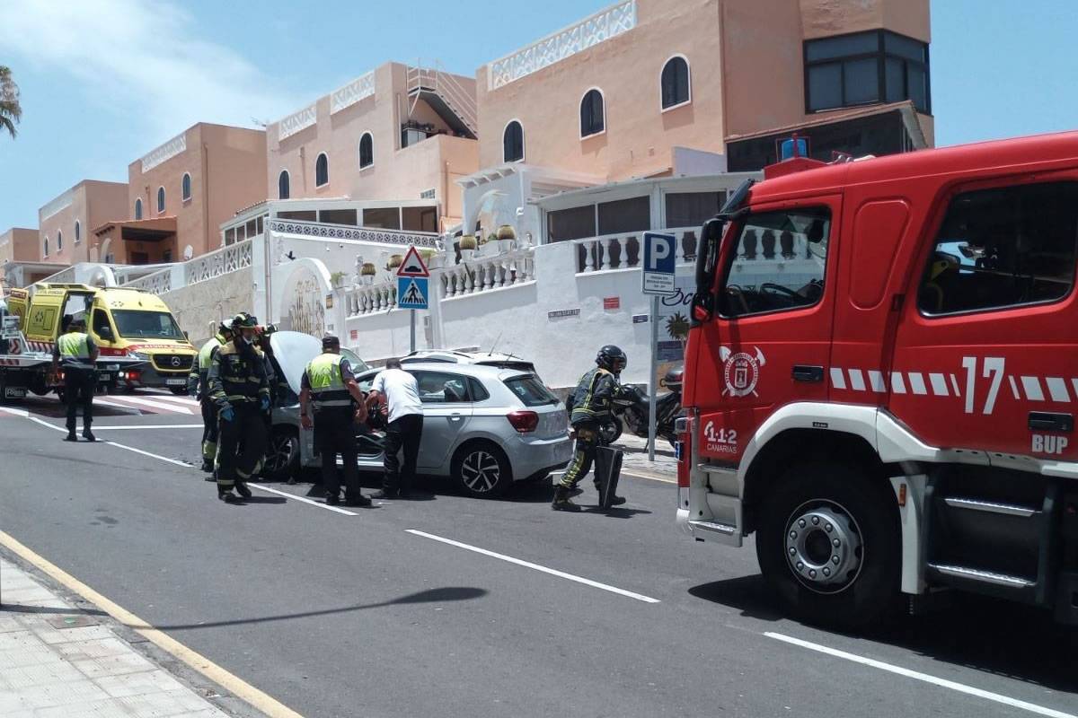 Three women injured in an accident involving two cars in the south of Tenerife