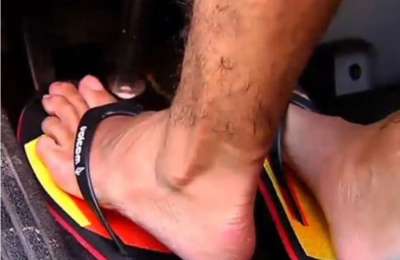 The Guardia Civil clarifies whether or not it is allowed to drive wearing flip-flops 