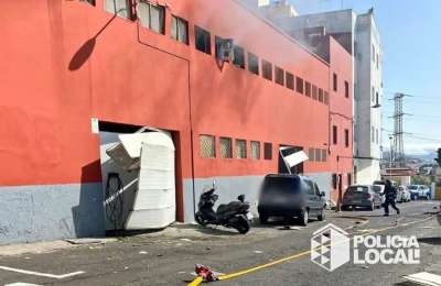 A man is seriously injured in an explosion in Tenerife