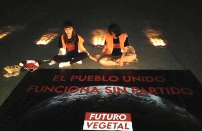 Protestors close runway at Madrid airport