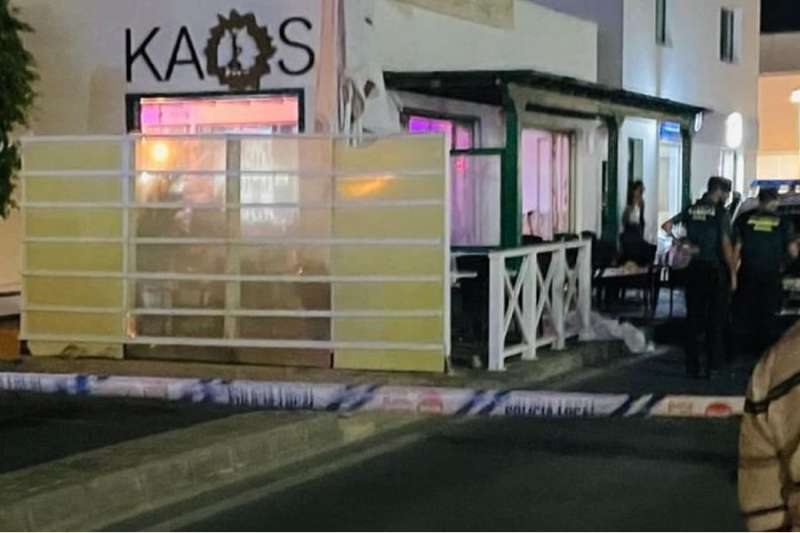 A 40-year-old man is killed in a knife attack over a mobile phone in Playa Blanca