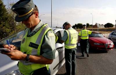 Drivers can now be fined €200 for not using indicators correctly