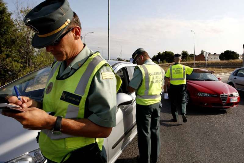 Drivers can now be fined €200 for not using indicators correctly