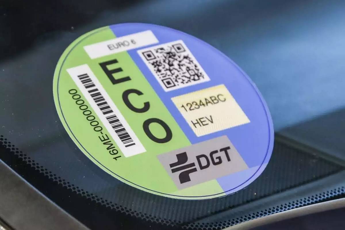 Over 25% vehicles in the Canary Islands don’t have an emissions sticker