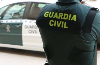 Hotel worker arrested for stealing almost 3,000 euros from nine rooms