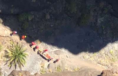 VIDEO: A teenager is rescued by helicopter from Masca Valley