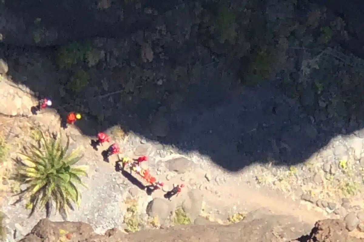 VIDEO: A teenager is rescued by helicopter from Masca Valley