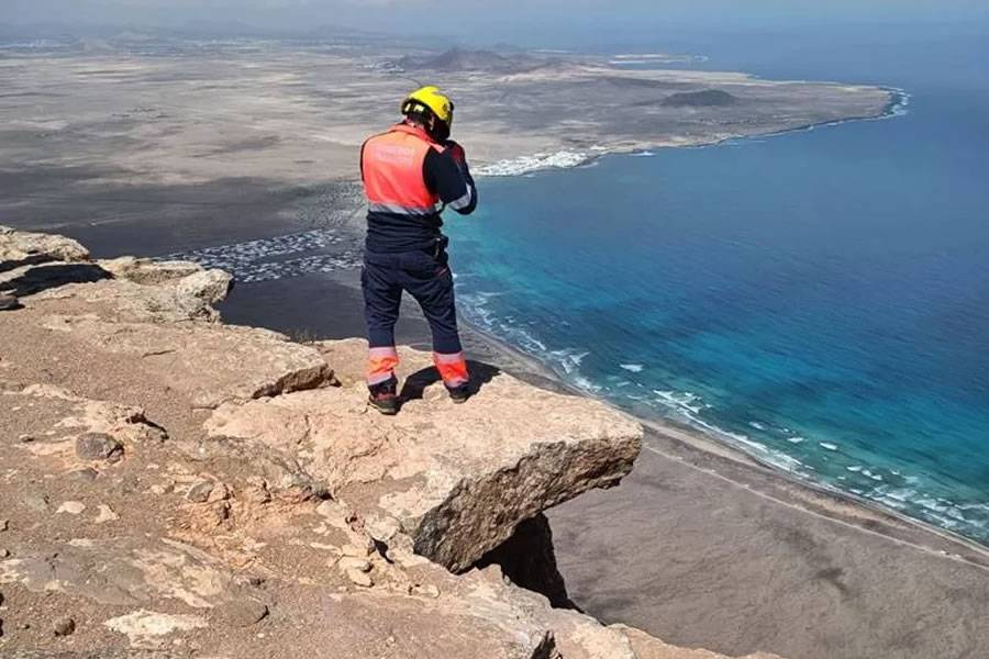 A young woman is found dead at the bottom of the Risco de Famara cliffs