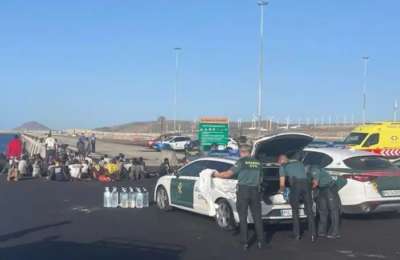 191 immigrants arrive in the south of Tenerife by boat with one dead on board