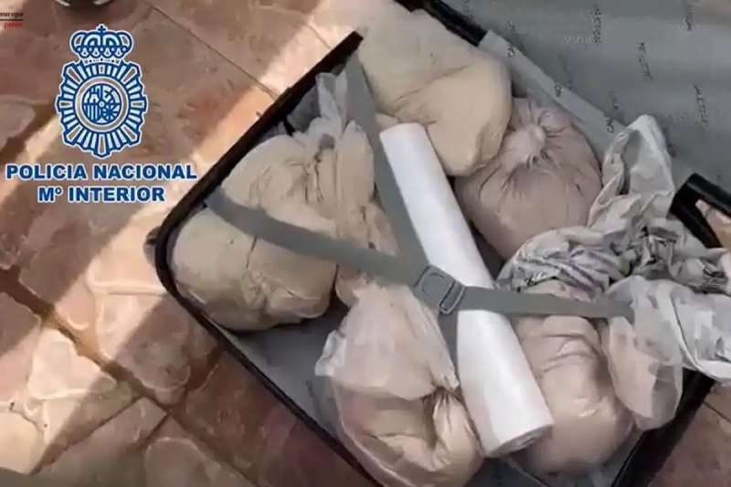 A gang of 13 people arrested for drug smuggling in the Canary Islands