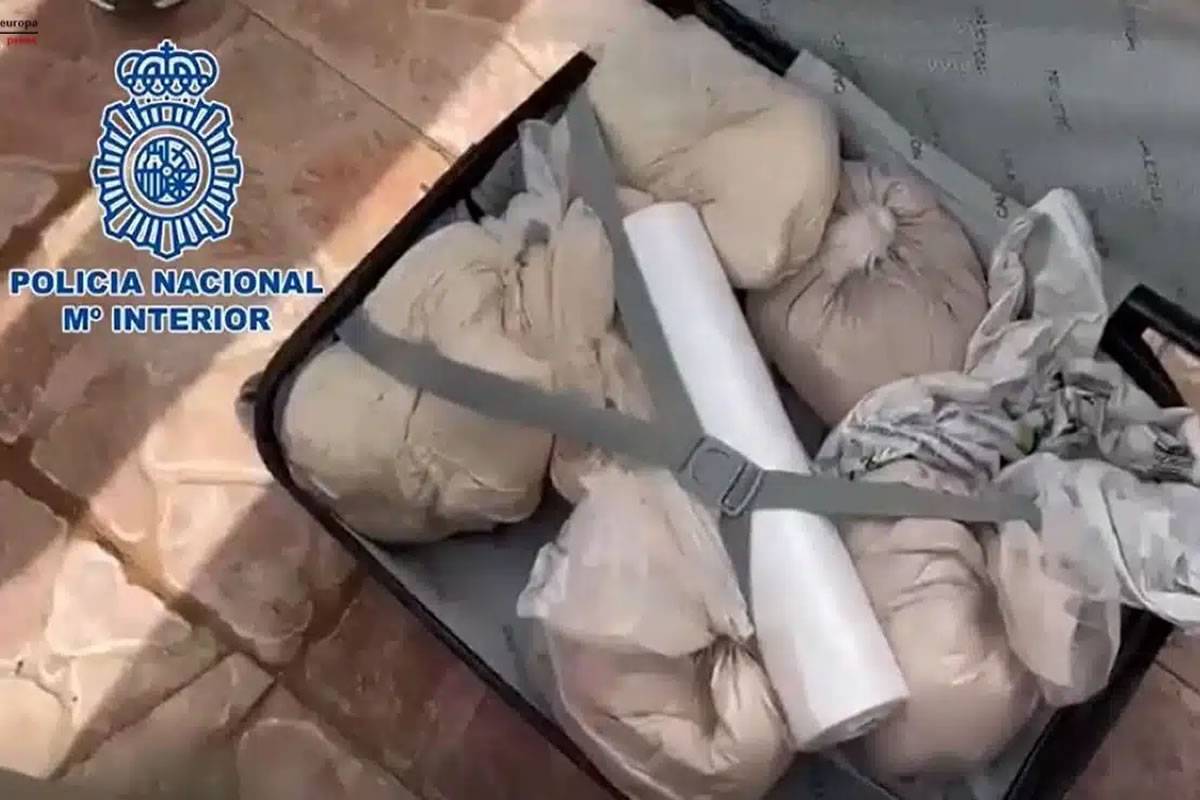 A gang of 13 people arrested for drug smuggling in the Canary Islands