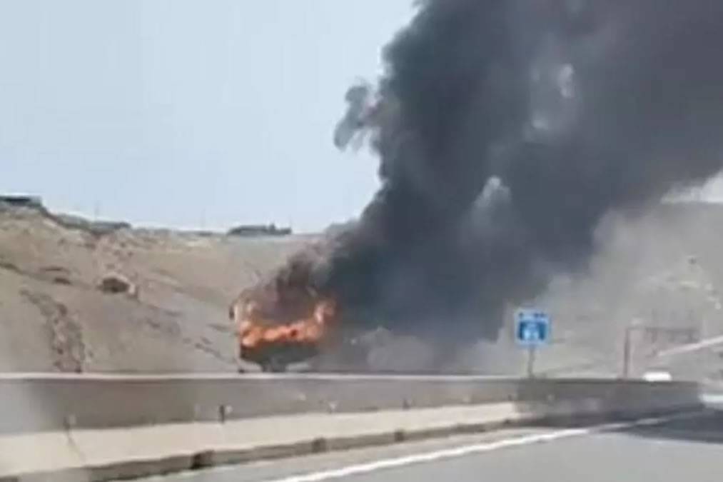 VIDEO: A coach full of tourists bursts into flames whilst on the GC-1 motorway