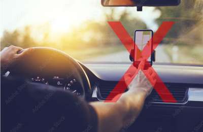 The DGT is intensifying fines for using mobile phones when driving
