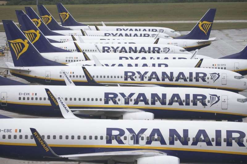 Ryanair fined 5.6m euros for not compensating passengers during cabin crew strikes