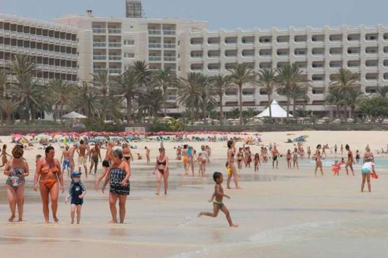 30% of tourists who visit the Canary Islands do so all-inclusive 