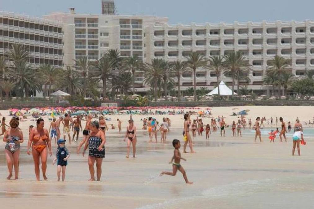 30% of tourists who visit the Canary Islands do so all-inclusive 
