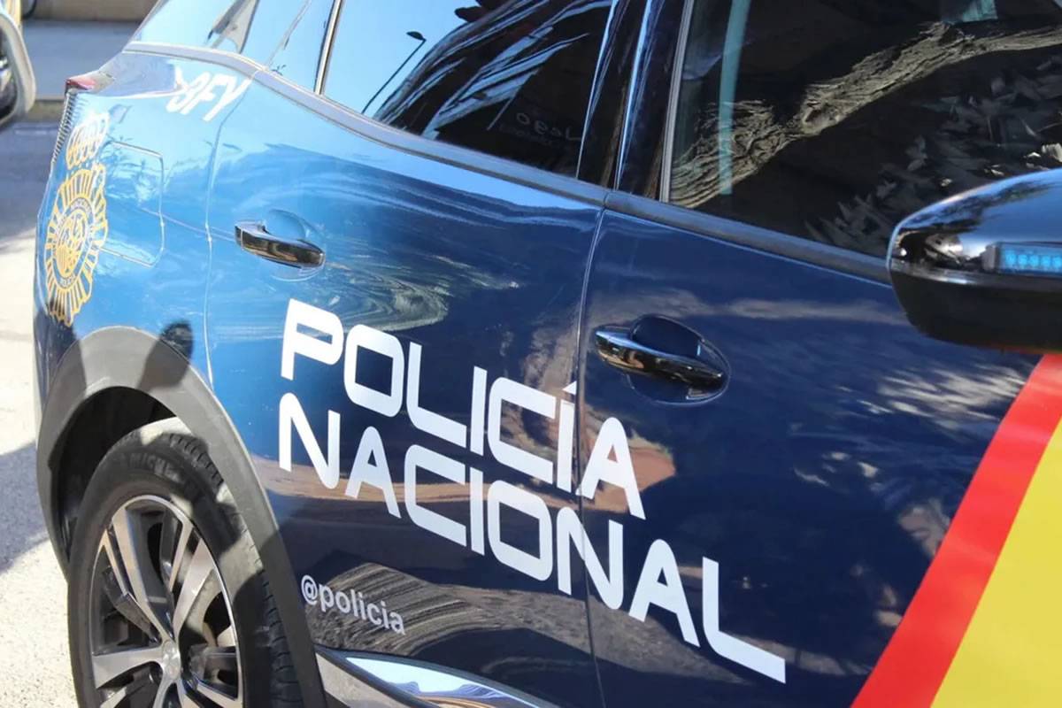 A man is killed after jumping out of an apartment window in Costa Adeje
