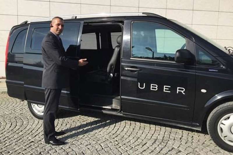 Uber expands its services in Tenerife with minibuses for 6 and 9 people