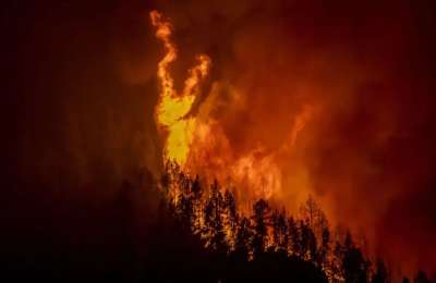 SUNDAY AM: 65km/h winds are spreading the fire which now covers 8,400 hectares