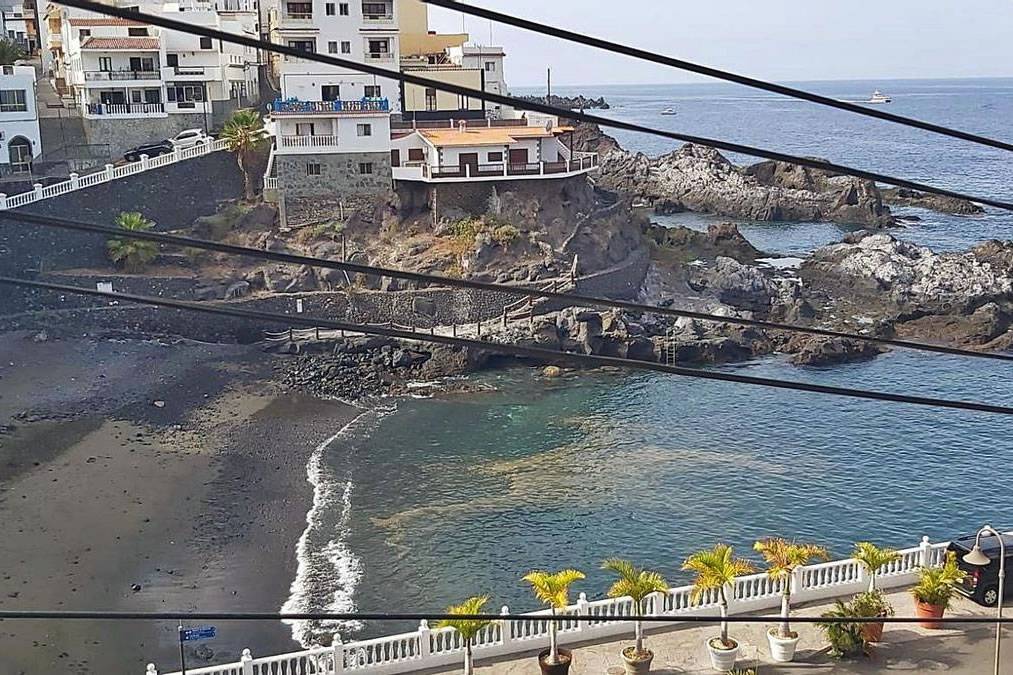Beaches closed in Santiago del Teide due to the rupture of an underwater sewage pipe Beaches closed in Santiago del Teide due to the rupture of an underwater sewage pipe