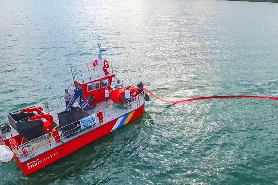 A Canarian company owns the best marine cleaning boats in the world