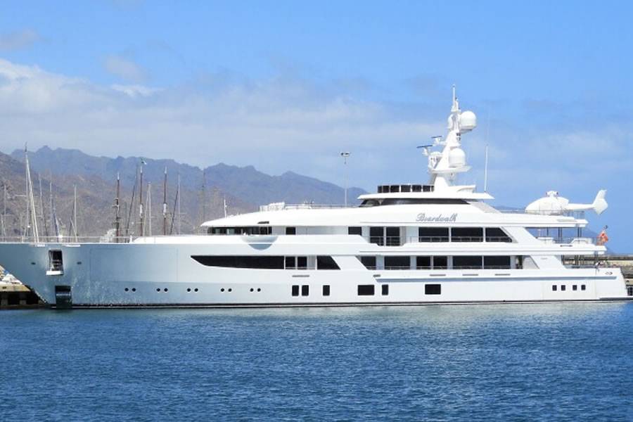 Magnificent 150 million euro superyacht ‘Boardwalk’ docks in Santa Cruz 