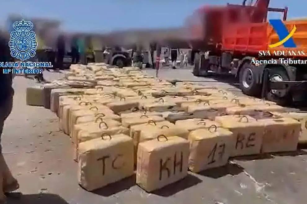 Dutch mafia ship loaded with hashish is intercepted in the Canary Islands