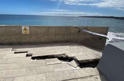 Strong waves cause partial collapse of Las Galletas promenade 