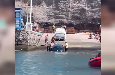 Car is dragged into the sea whilst trying to get a boat into the water