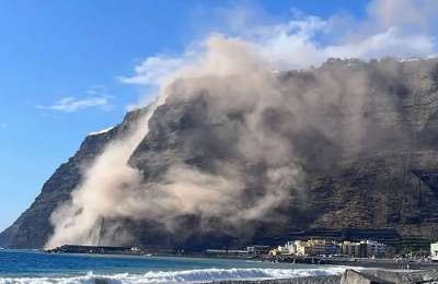 Another major landslide from the cliffs of Tazacorte