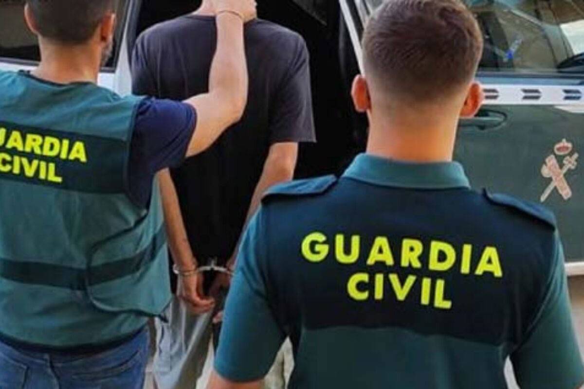 20-year-old is arrested in Adeje for drug dealing