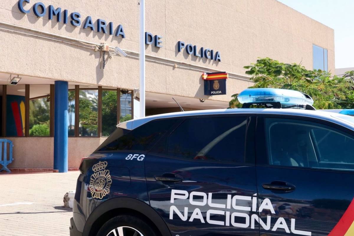 Thief with criminal records for 27 burglaries is finally sent to jail