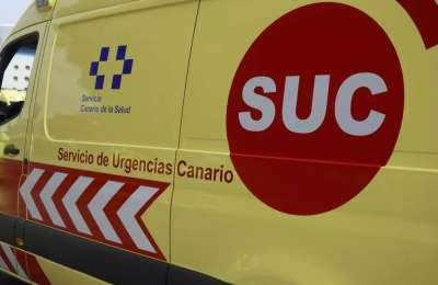 Driver injured as truck collides with central reservation on TF-1 motorway