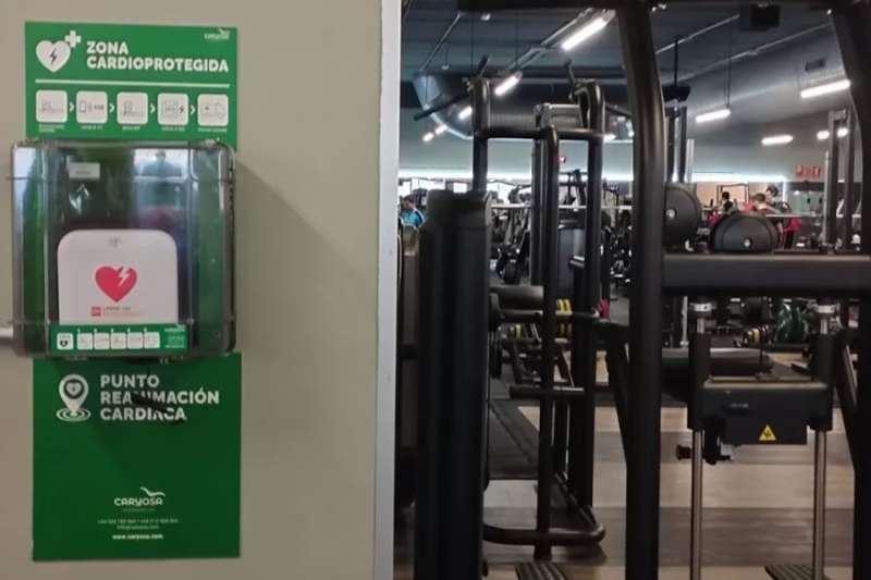Staff at a gym in Tenerife save man's life after a heart attack while training