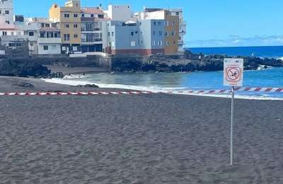 The main beach of Playa Jardín is closed due to contamination levels
