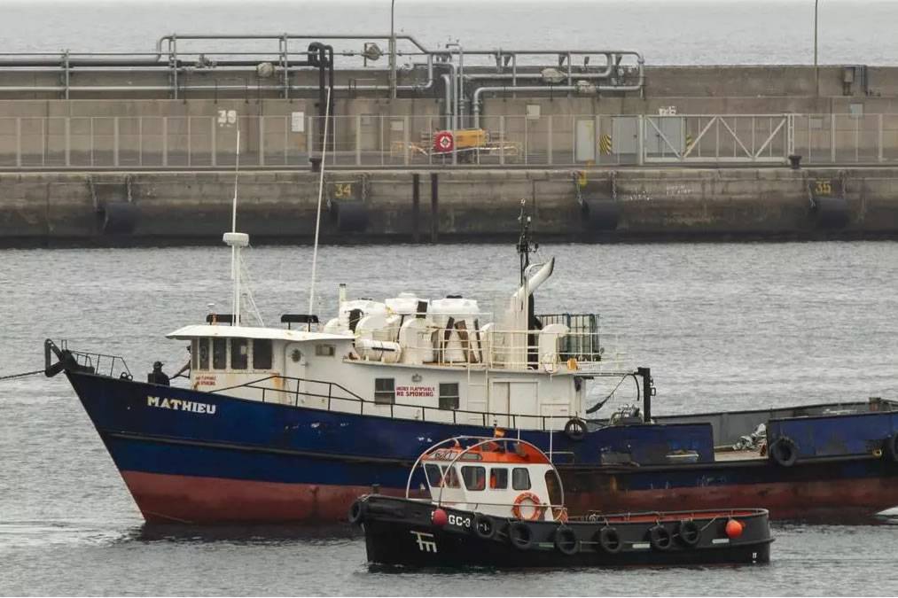 Fishing boat intercepted with 1,000 kilos of cocaine on board arrives in Lanzarote