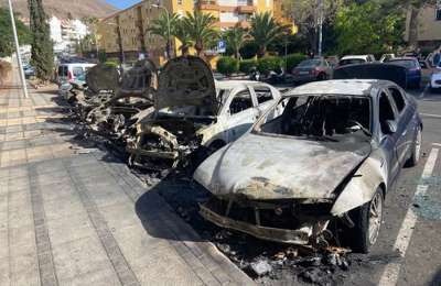 Five cars set on fire by vandals in Los Cristianos
