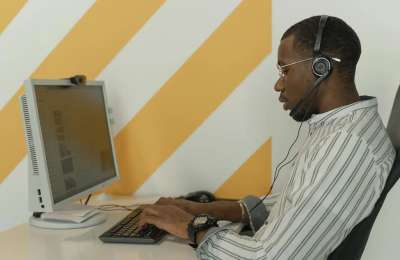 What Are the Benefits of Developing Your Business' Call Centre?