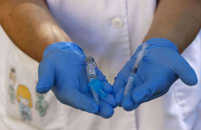 You can now book an appointment for flu and COVID jabs in the Canaries