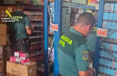 The Guardia Civil seize over 11,000 illegal vaping products from shops
