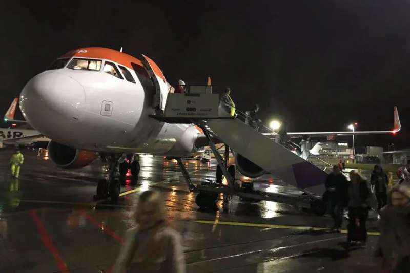 VIDEO: EasyJet cancels Tenerife flight to Gatwick after someone 'defecated on the plane floor'