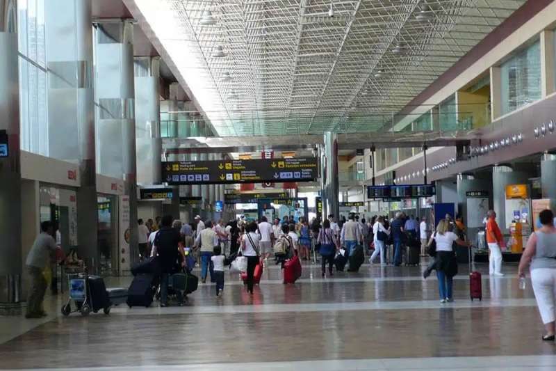 Over 10 million international passengers visited the Canary Islands this year