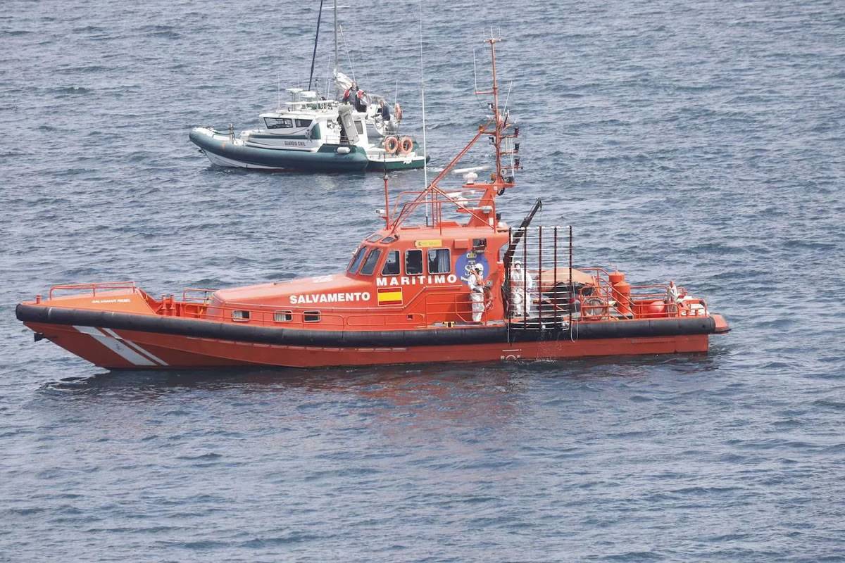 The dead body of a woman is found floating in the sea 