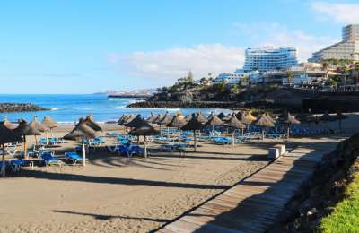 Holidaymaker in critical condition after being rescued from drowning at a Costa Adeje beach