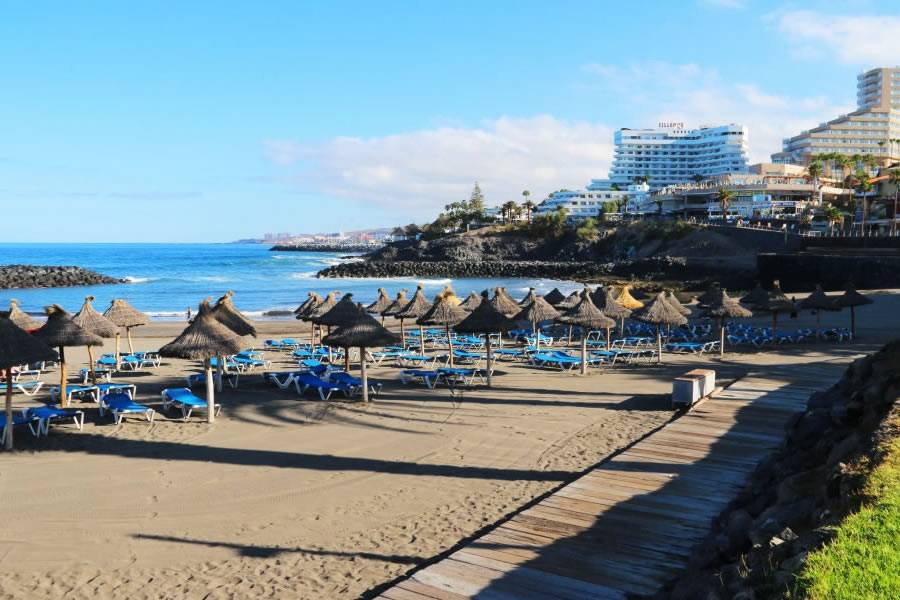 Holidaymaker in critical condition after being rescued from drowning at a Costa Adeje beach