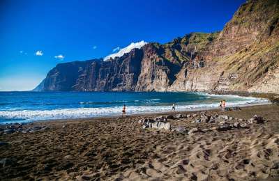Los Guíos Beach reopens after closure for essential safety work