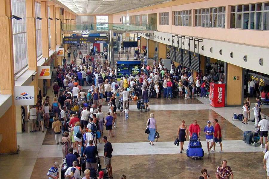40 percent of all tourists visiting Tenerife are from the UK