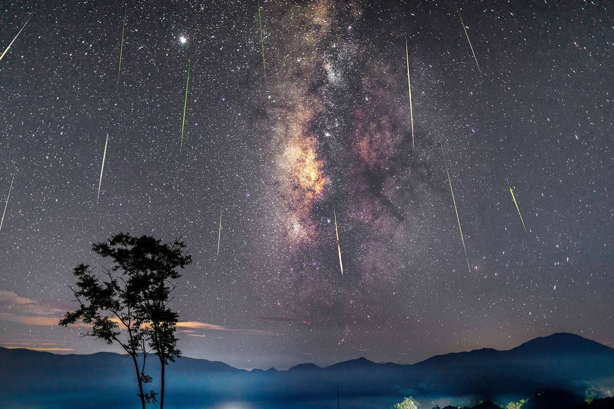 November is a great month to observe meteors and comets over the Canary Islands