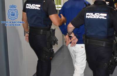 Police arrest 9 people in Las Americas and seize 5kg of marijuana in three cannabis clubs