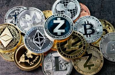 The Bitcoin Lens: Zooming into Altcoin Details